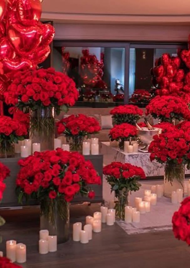 Display of A house full of roses by The Flower Alley