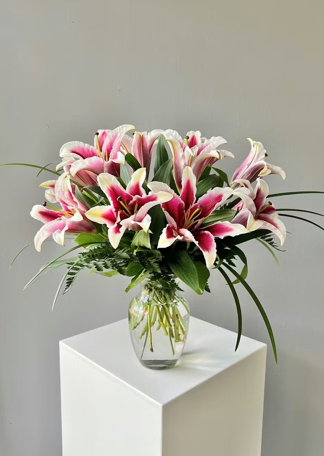 Display of I lily love you! by The Flower Alley