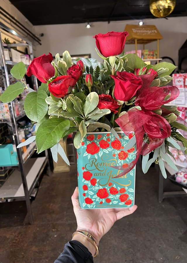 Display of Romeo & Juliet by The Flower Alley